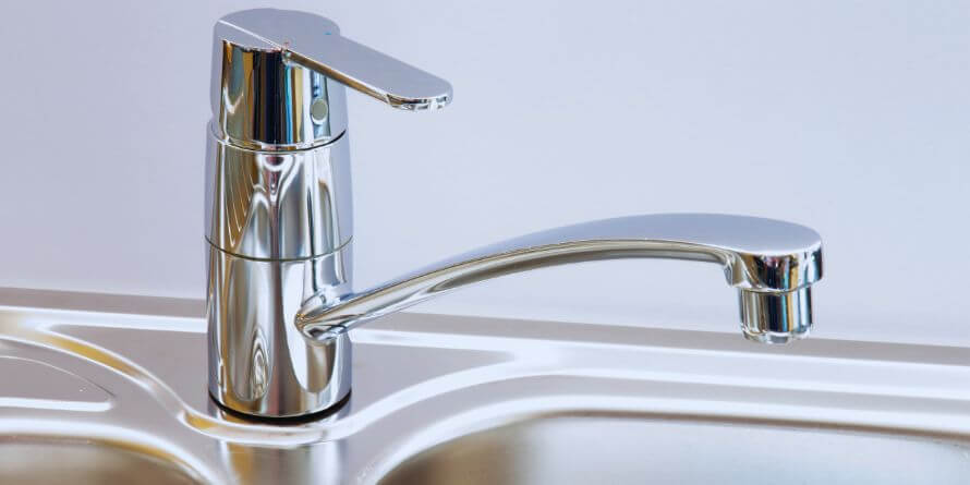 touchless kitchen faucet