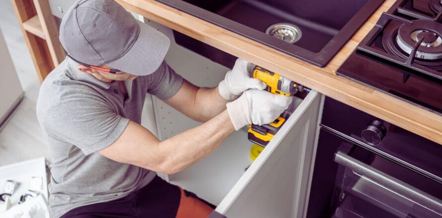 hire a contractor for kitchen